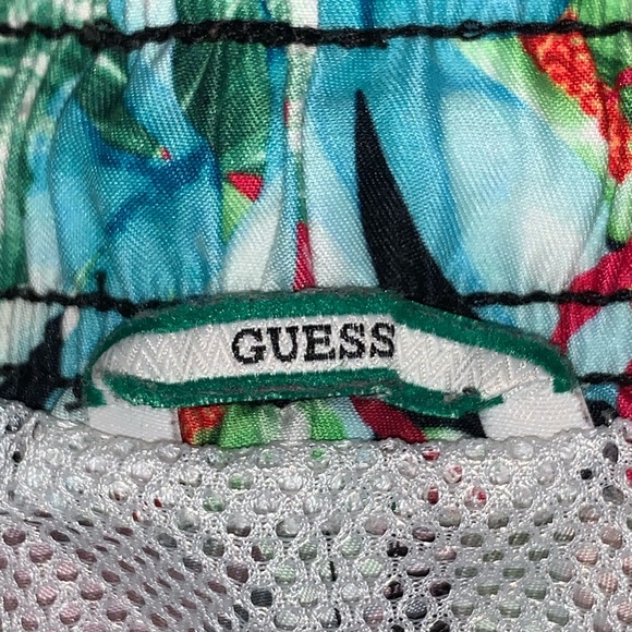 GUESS BEACH men’s tropical 6.5 in SWIM TRUNKS swimsuit size XL - Picture 9 of 14